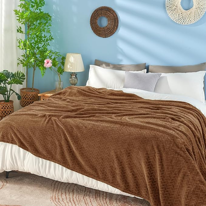 inhand Dark Brown Fleece Queen Blanket for Bed, Super Soft Flannel Cozy Blankets for Adults, Lightweight Leaves Pattern Fuzzy Blanket for Office,Warm Plush Blankets for All Season, 90x90 Inches