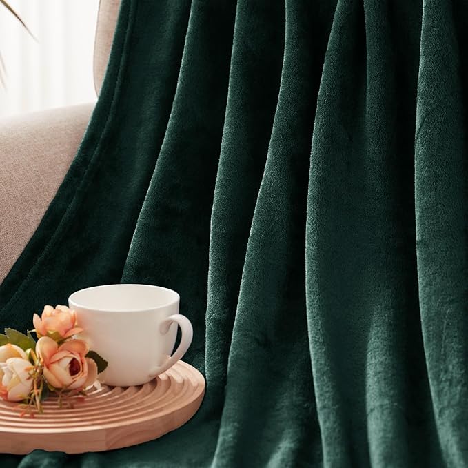 Exclusivo Mezcla Fleece Forest Green Throw Blanket for Couch, Sofa, Super Soft and Warm Blankets, All Season, Cozy, Plush, Lightweight, 50x60 Inches