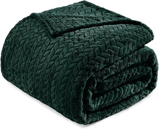 Exclusivo Mezcla Fleece King Size Blanket for Bed, 90x104 Inches Soft Cozy Jacquard Flannel Blankets, Lightweight Fuzzy Plush Warm for Women, Forest Green