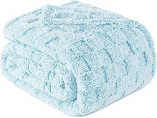 Exclusivo Mezcla Twin Size Flannel Fleece Blanket, Super Soft and Warm Lightweight Checkered Pattern Blankets for All Seasons, 60x80 Inches, Light Blue