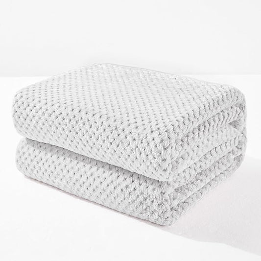 Exclusivo Mezcla Fleece Throw Blanket Extra Large, Super Soft and Warm Blankets for Couch, Sofa and Bed Waffle Textured, Cozy, Fuzzy and Lightweight (Heather Light Grey, 50x70 Inches)