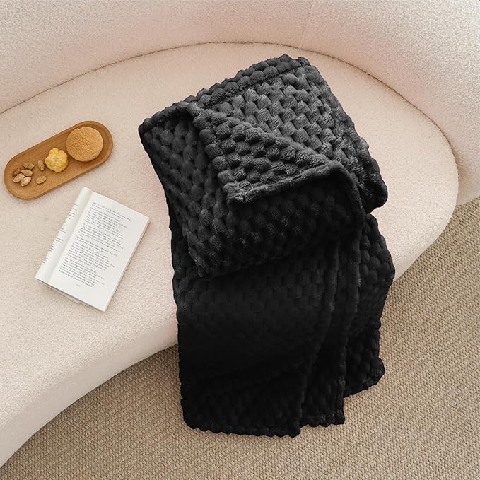 BEDELITE Fleece Blanket - 3D Jacquard Decorative Black King Size Blankets for Bed, Soft and Cozy Warm Plush Fluffy Blanket All Seasons Suitable, 108x90Inches