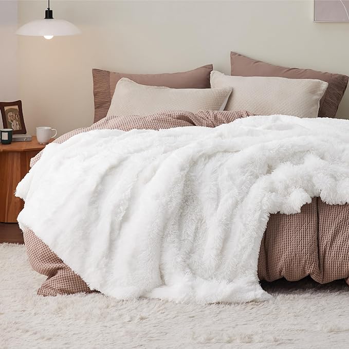 Bedsure GentleSoft Fluffy White Blankets Queen Size for Bed, Thick Sherpa Faux Fur Fleece Fuzzy Plush Winter Warm Heavy Soft Queen Blankets, Bedroom Decor White Gifts Cozy Gifts for Women Men, 90x90