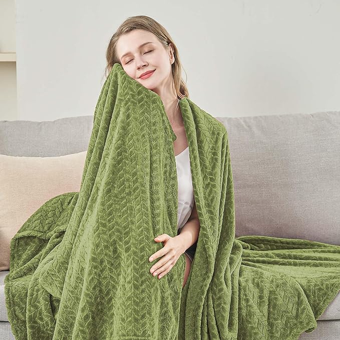 inhand Sage Green Fleece Twin Blanket, Super Soft Flannel Cozy Blankets for Adults, Lightweight Leaves Pattern Fuzzy Blanket for Couch Bed Office, Warm Plush Blankets for All Season, 60x90 Inches