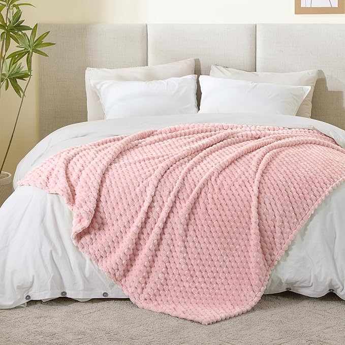 BEDELITE Fleece Blanket - 3D Jacquard Decorative Pink Queen Size Blankets for Bed, Soft and Cozy Warm Plush Fluffy Blanket All Seasons Suitable, 90x90Inches
