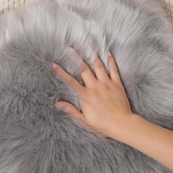 linmopm Faux Fur Rug Sheepskin Shag Fluffy Fuzzy Grey 4x6 ft Rugs for Bedroom Bedside Bed Floor Living Room Plush High-Density Cushion Carpet Super Sofa Cover
